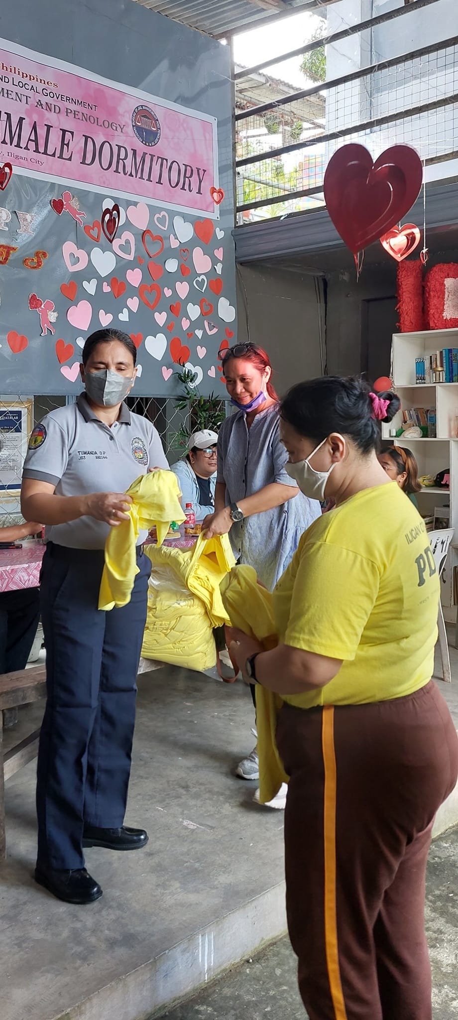 Shirt distribution
